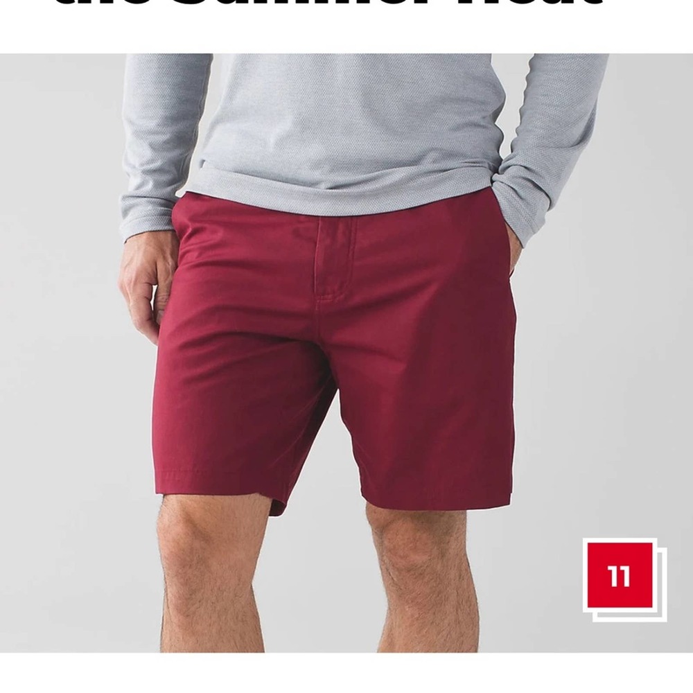 Zumiez Free World burgundy men’s shorts size 31